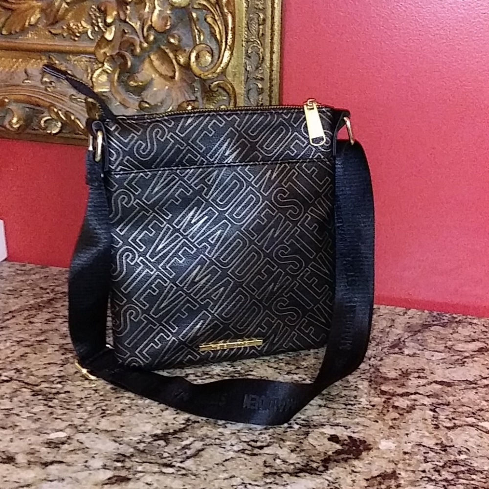 0324 Steve Madden Crossbody